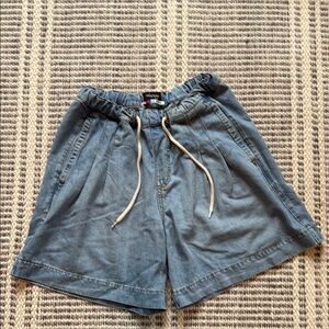 Stylish Blue Denim Women's Shorts